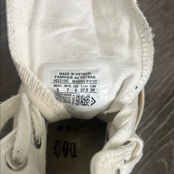 Converse Women's Floral Embroidered Sneakers - Picture 5 of 5